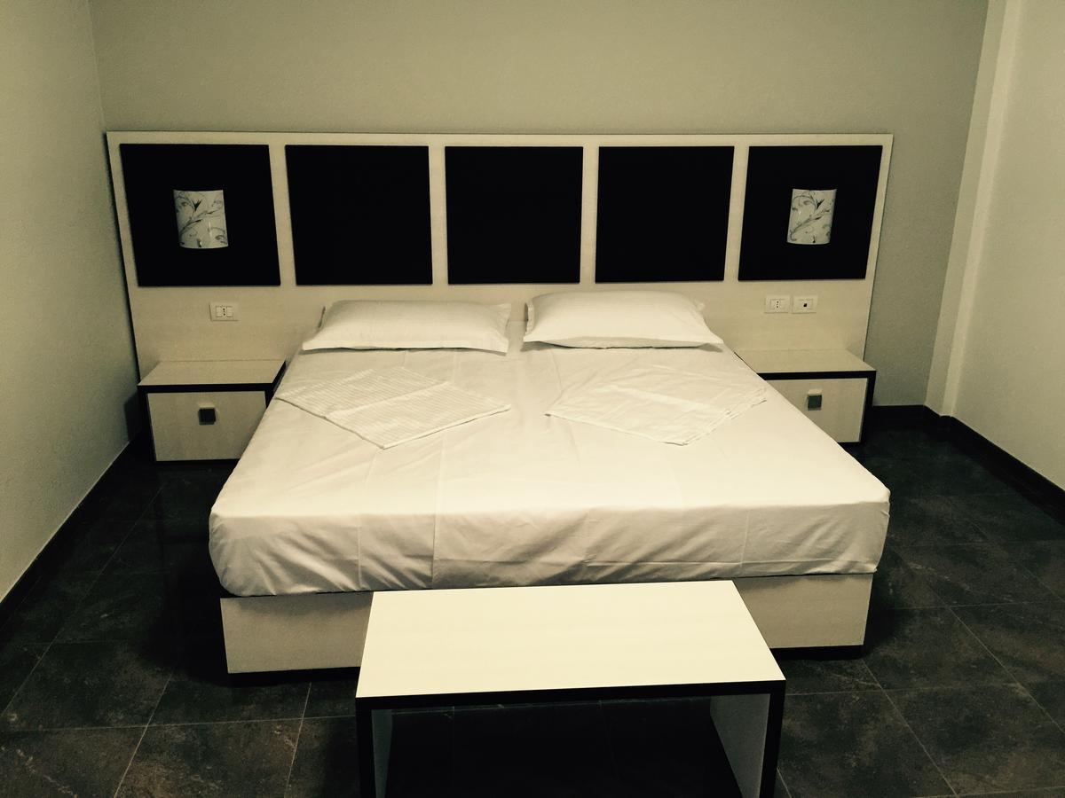 Herges Hotel Durrës Zewnętrze zdjęcie